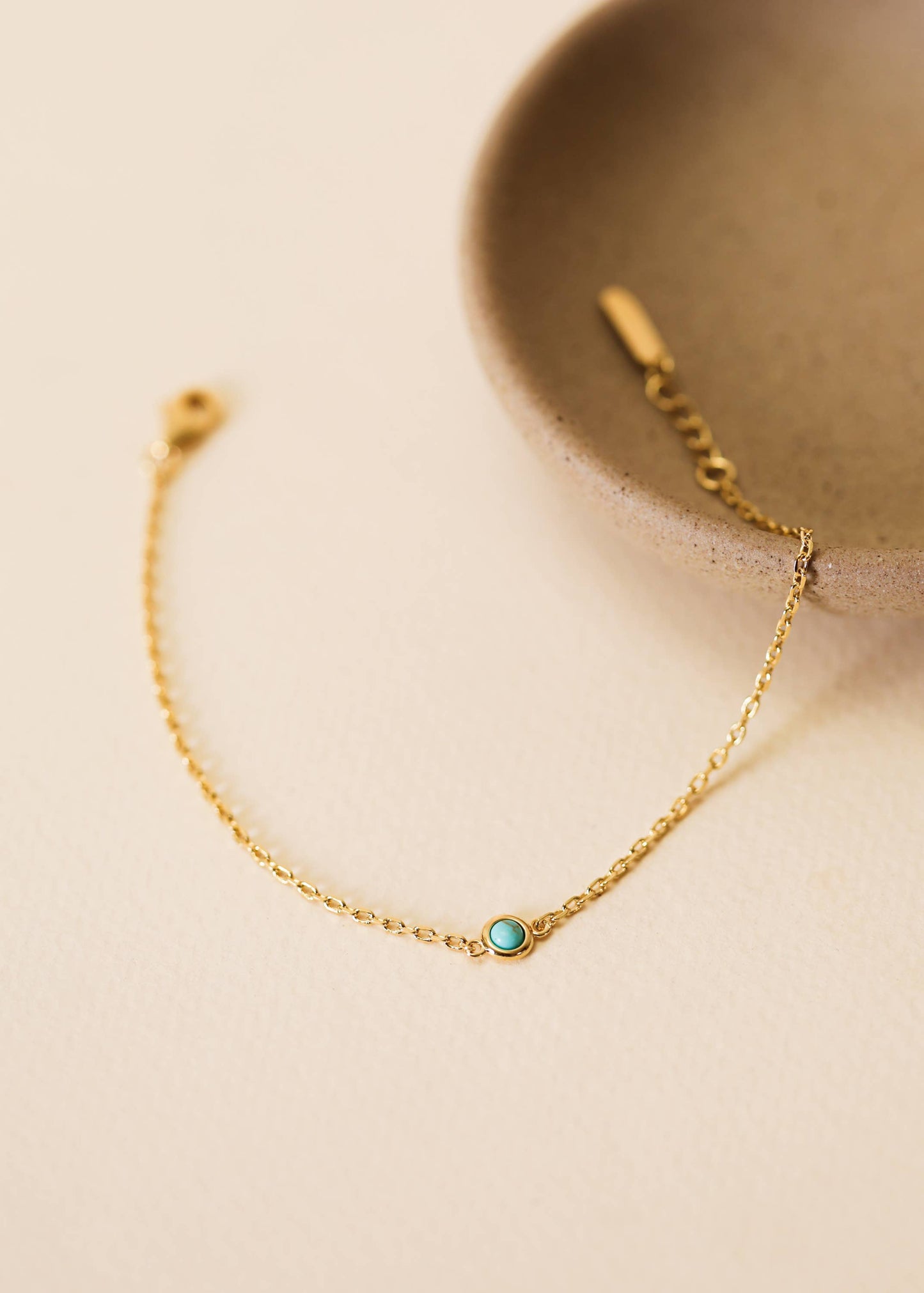 Round Solitaire Turquoise Gemstone Bracelet -18k Gold Plated